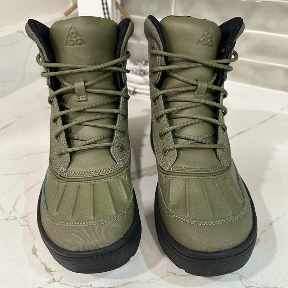 Nike Woodside 2. Duckboots. Youth Size 6. Color Green And Black.